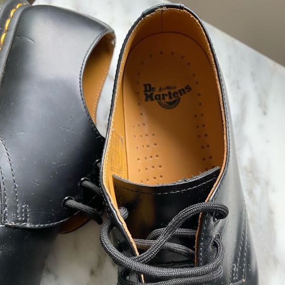 DR. MARTENS 1461 SMOOTH LEATHER OXFORD SHOES IN BLACK - Picture 4 of 9